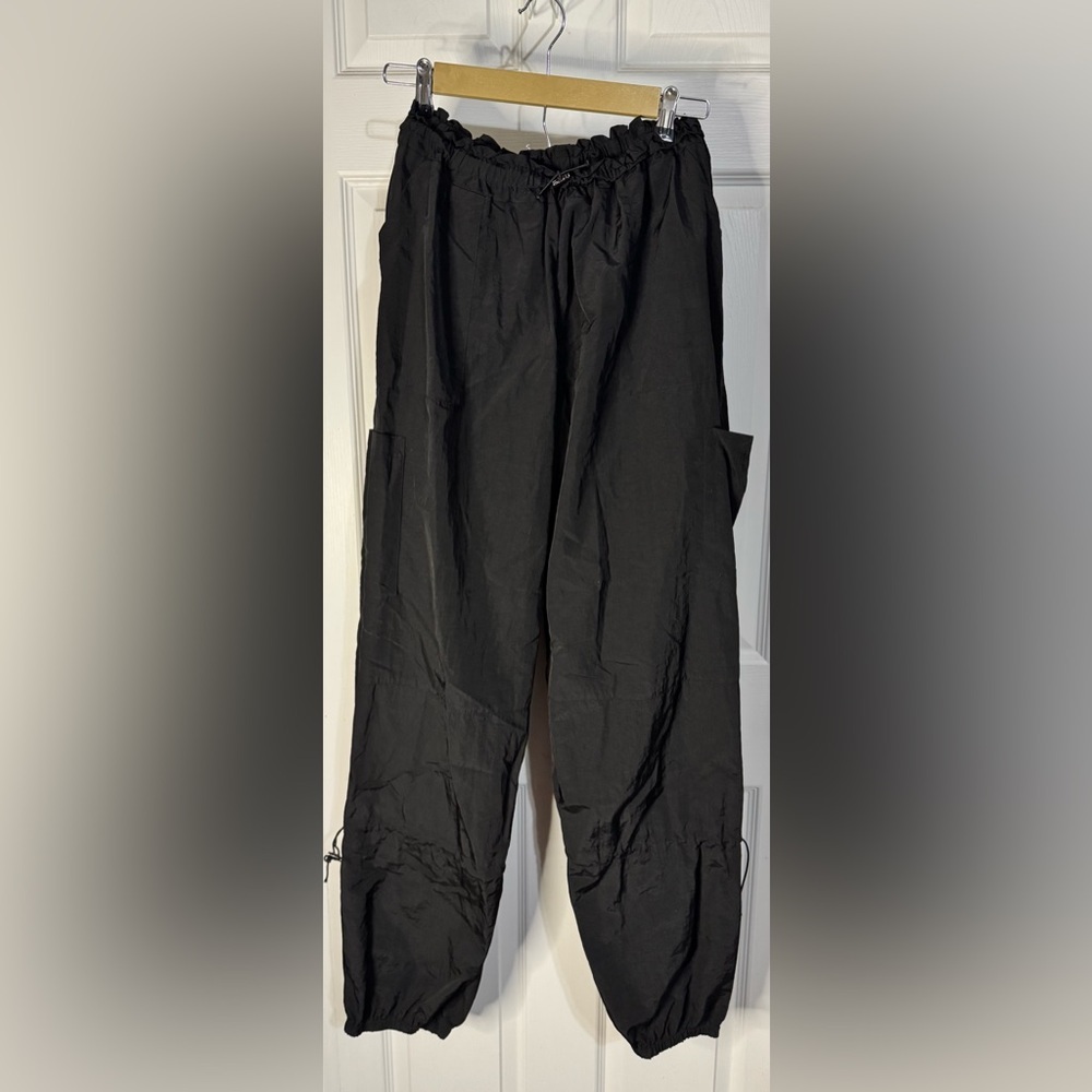 White Fox Boutique Never Give In Cargo Pants Size XL Streetwear